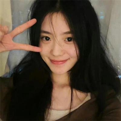 院子里的女人